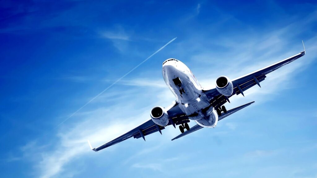 Quy định mới về quản lý giá dịch vụ vận chuyển hàng không nội địa