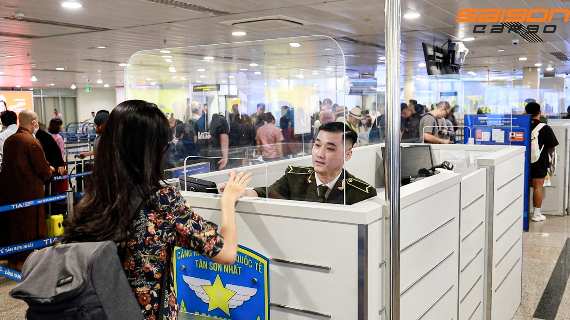 Hàng không bước vào cao điểm chống buôn lậu