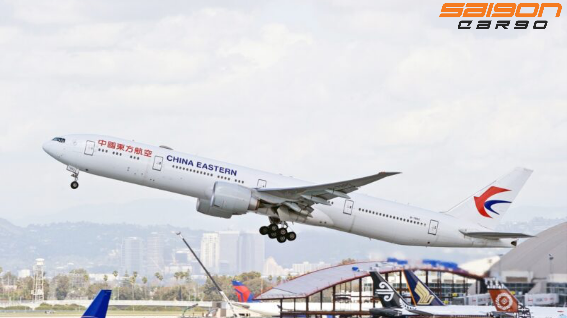 Mỹ đề xuất cấm hãng Trung Quốc bay qua Nga trên tuyến Mỹ: Ảnh hưởng & chiến lược