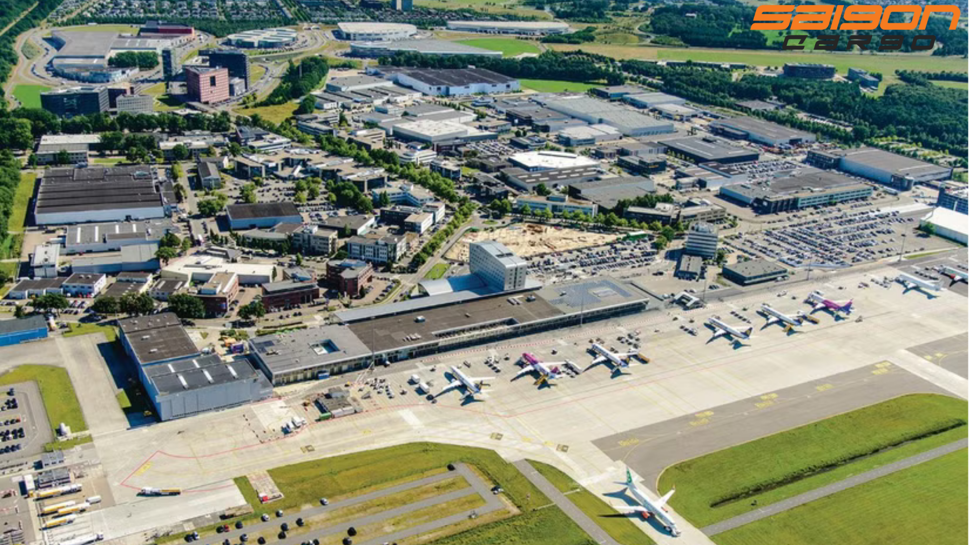 Ryanair Mất Hai Suất Cất Hạ Cánh Tại Eindhoven Vì Nhiều Lần Hạ Cánh Trễ